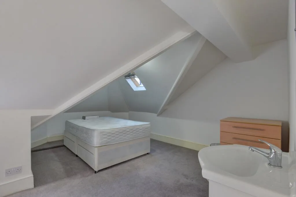 6 bedroom terraced house for rent