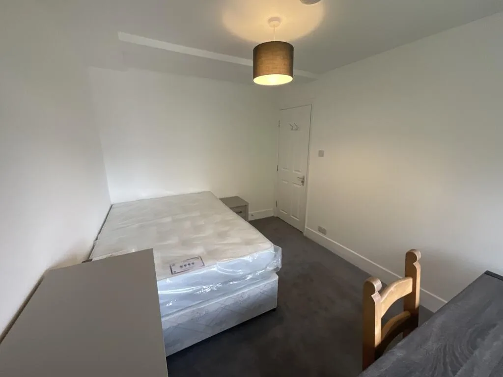6 bedroom terraced house for rent