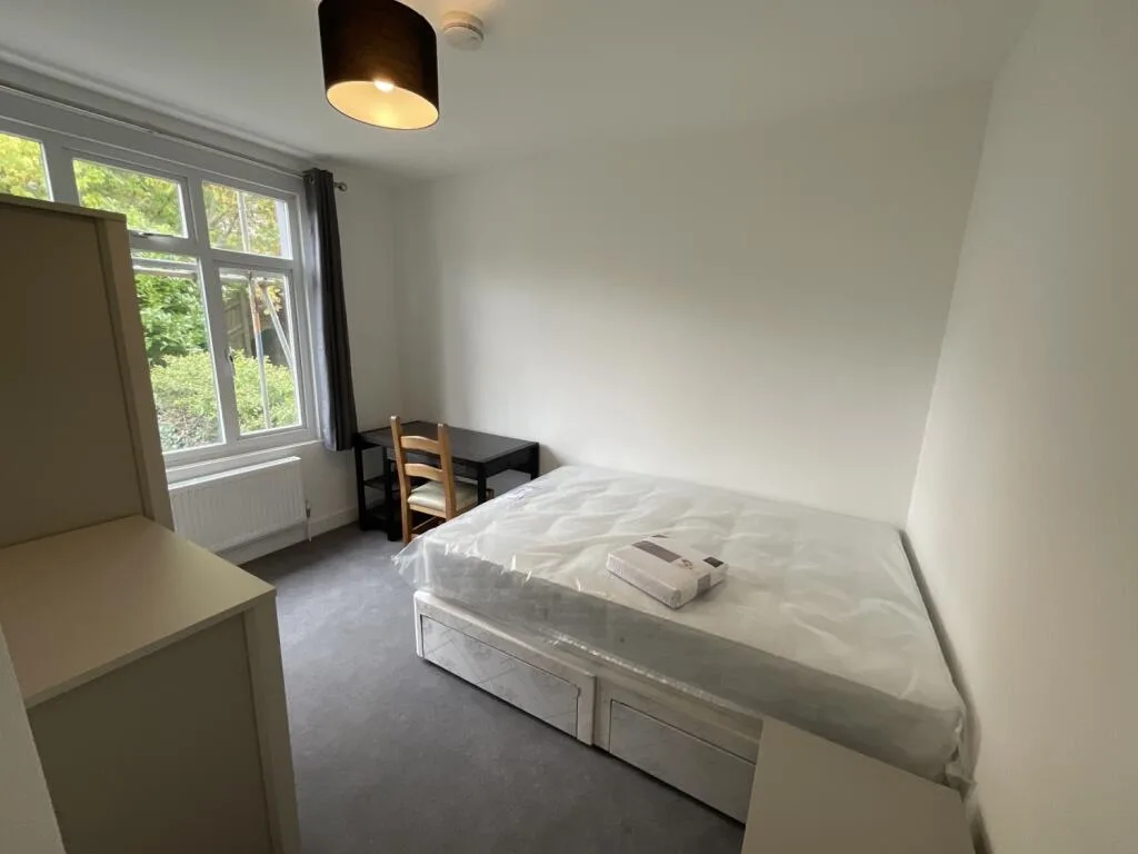 6 bedroom terraced house for rent