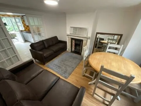 6 bedroom terraced house for rent