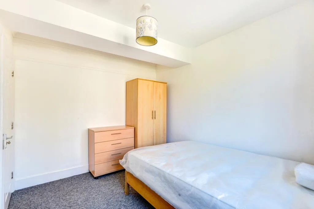 6 bedroom terraced house for rent