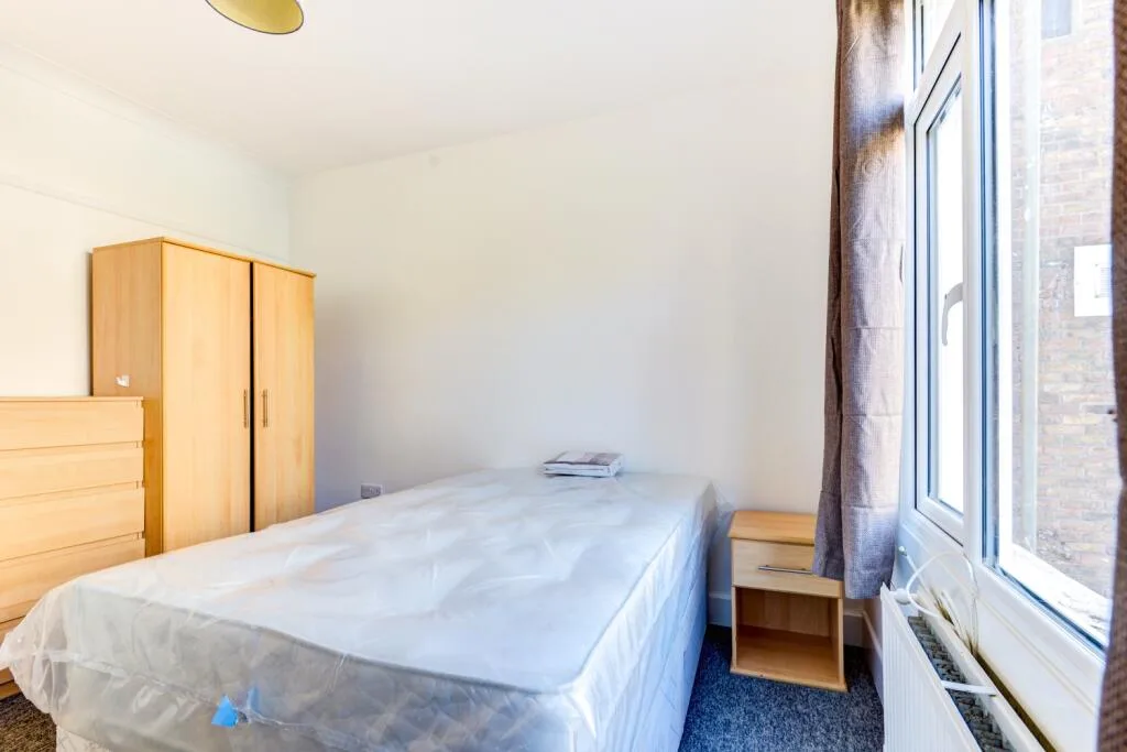 6 bedroom terraced house for rent