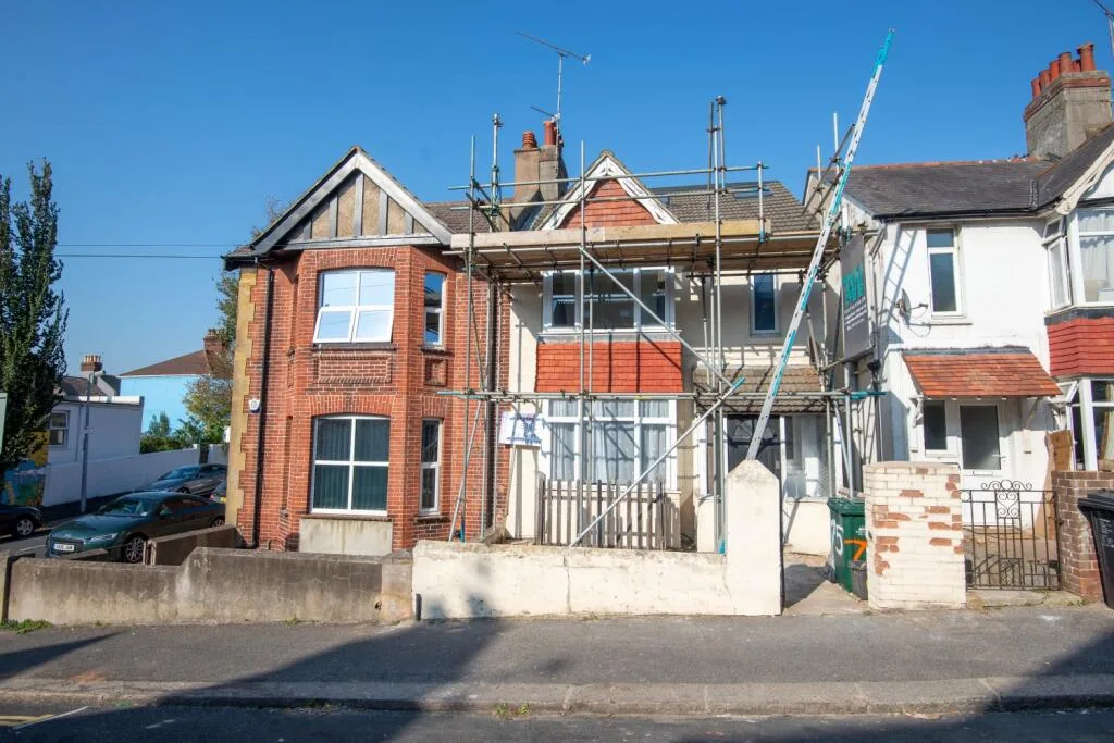 6 bedroom terraced house for rent