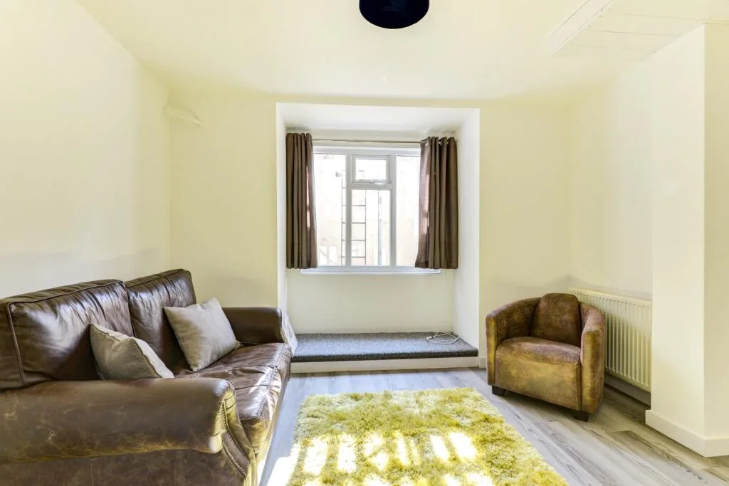 6 bedroom terraced house for rent