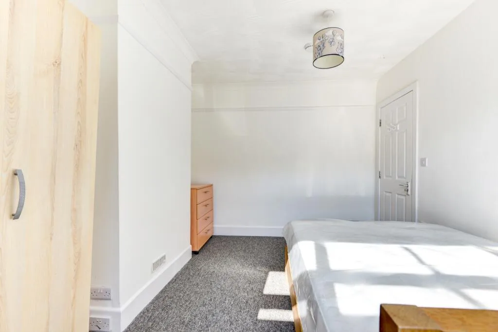 6 bedroom terraced house for rent