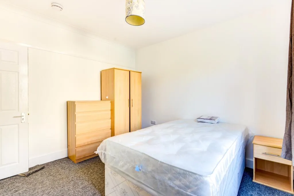 6 bedroom terraced house for rent