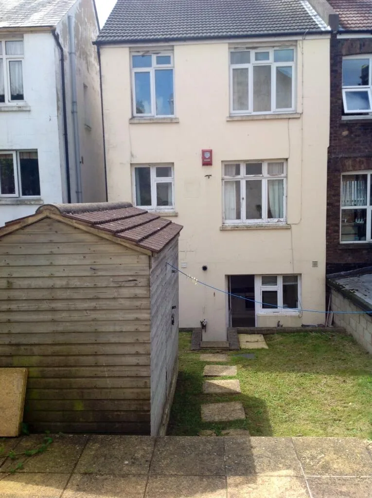 6 bedroom terraced house for rent
