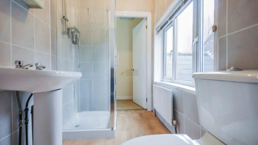 6 bedroom flat for rent