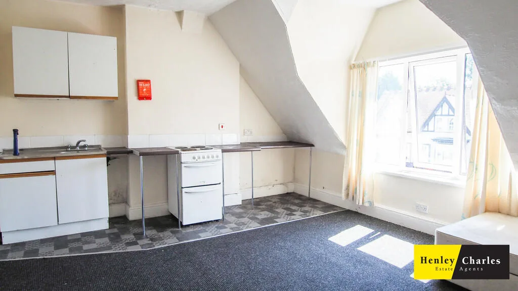 Studio flat for rent