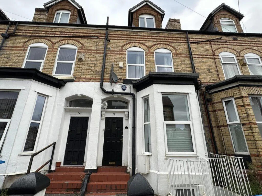 8 bedroom terraced house for rent