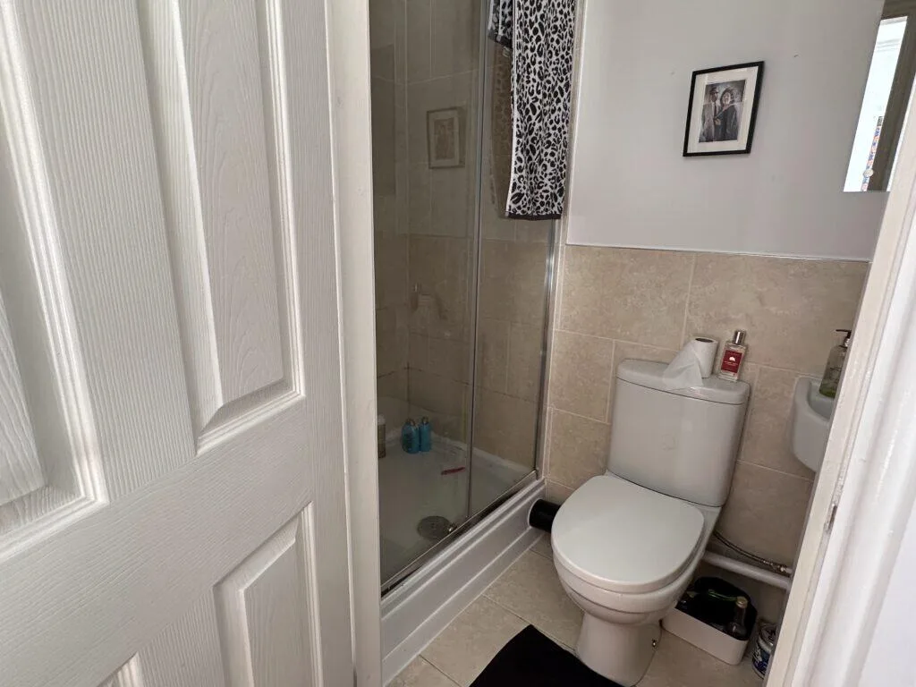 8 bedroom terraced house for rent
