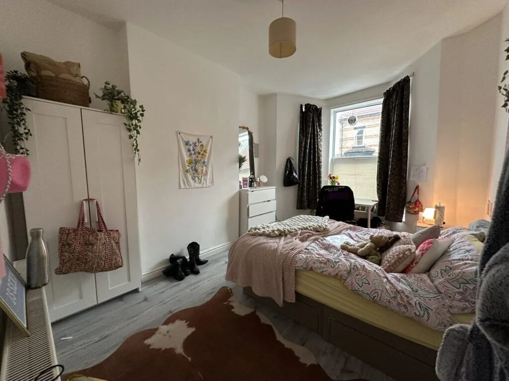 8 bedroom terraced house for rent