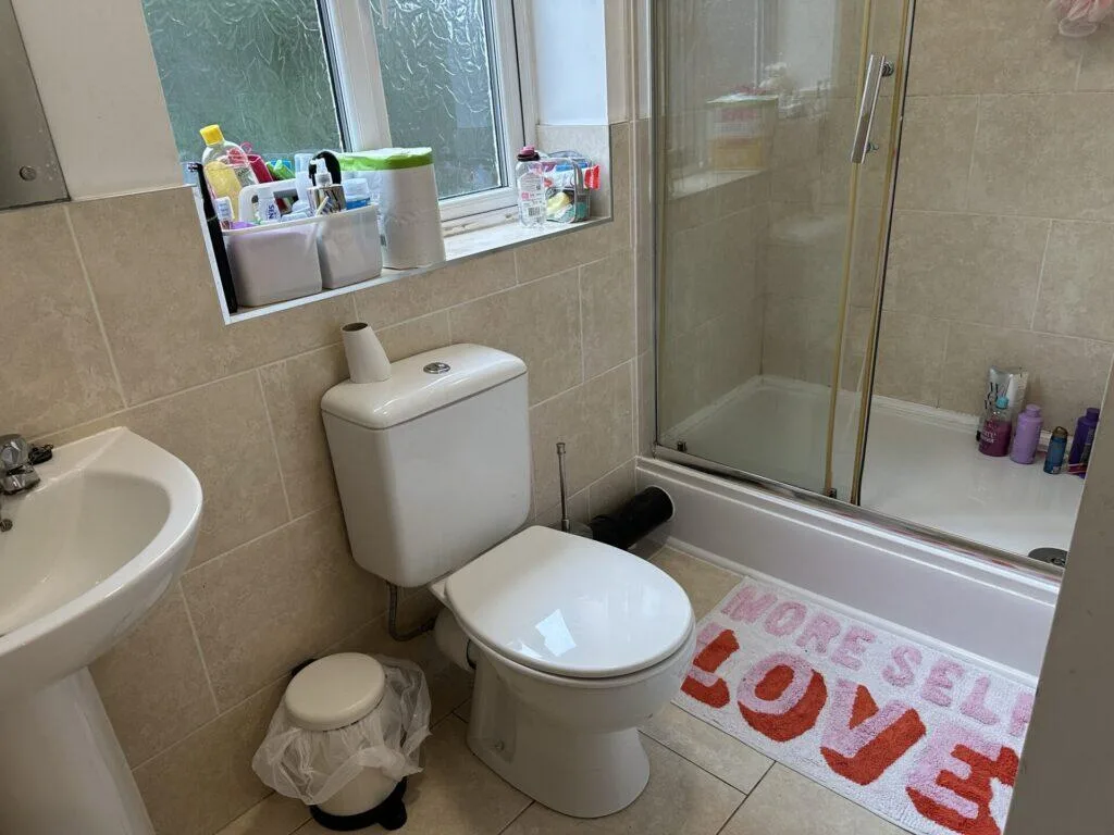 8 bedroom terraced house for rent