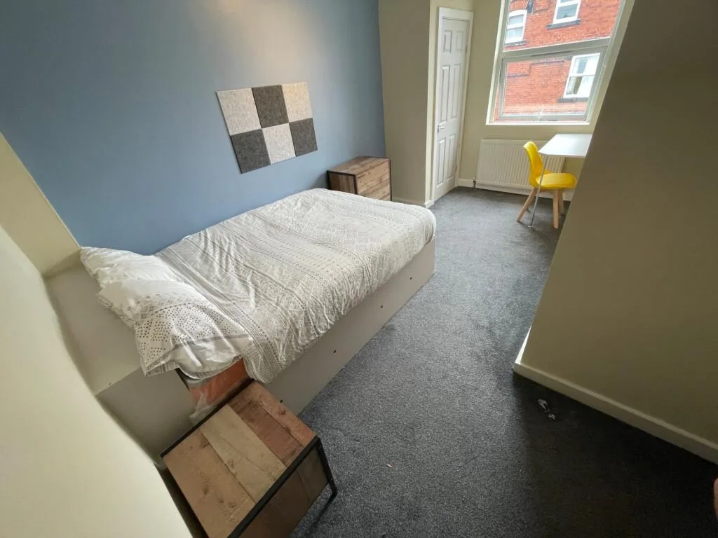 5 bedroom terraced house for rent