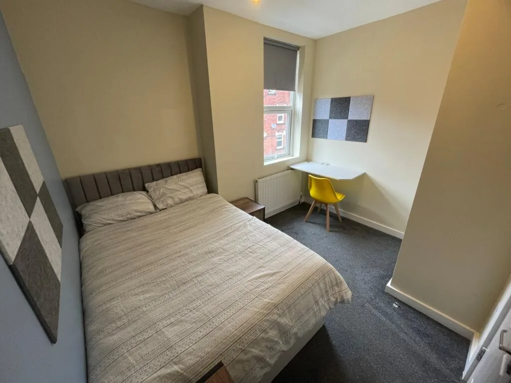 5 bedroom terraced house for rent