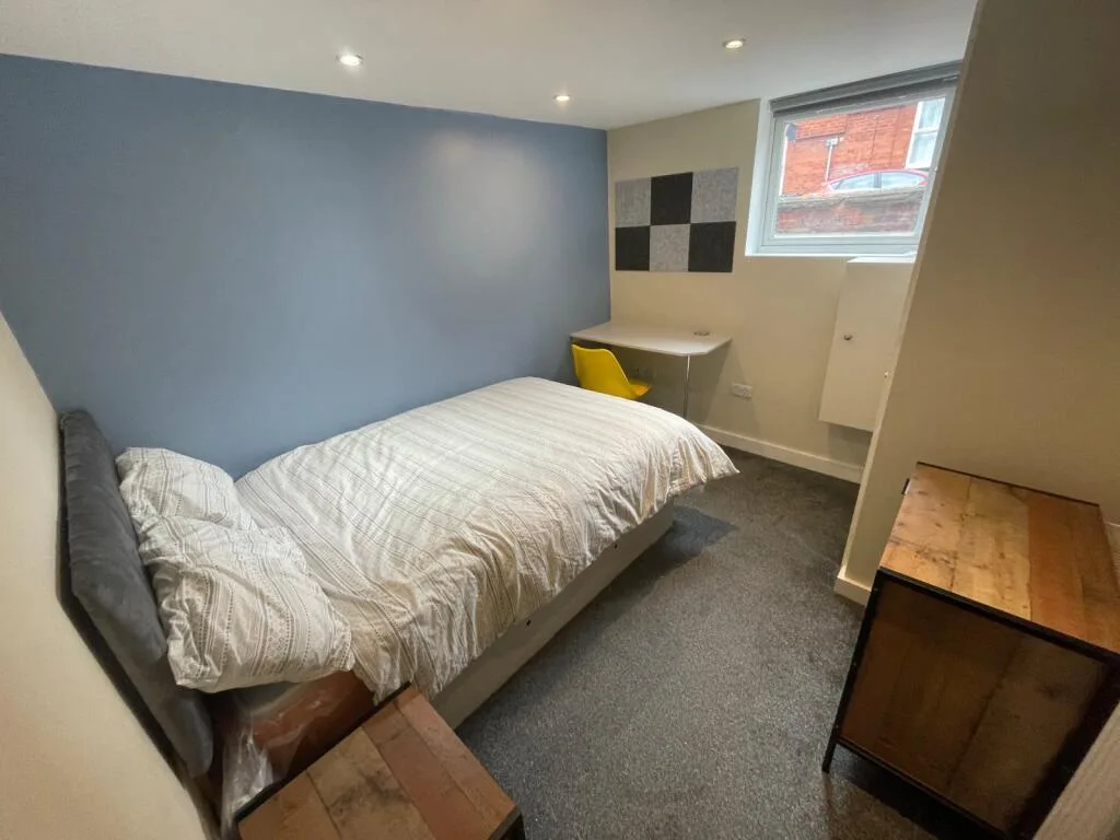 5 bedroom terraced house for rent
