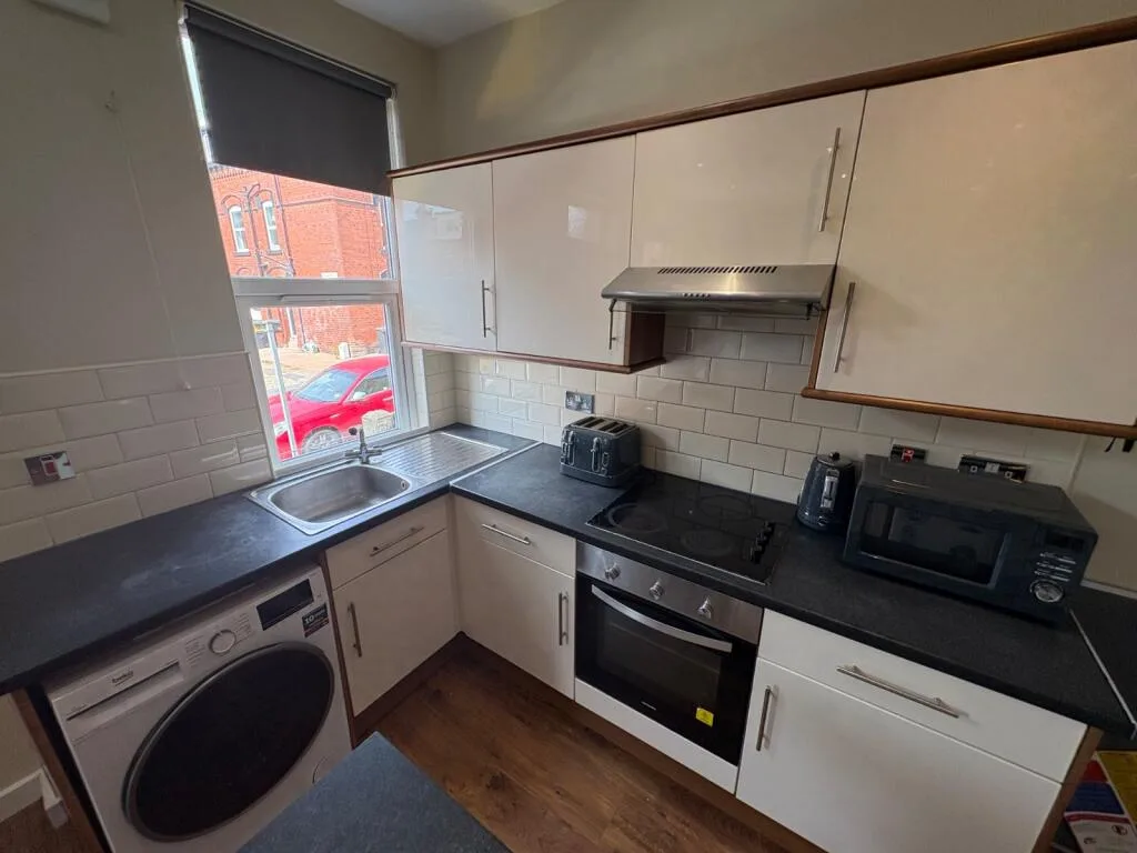 5 bedroom terraced house for rent