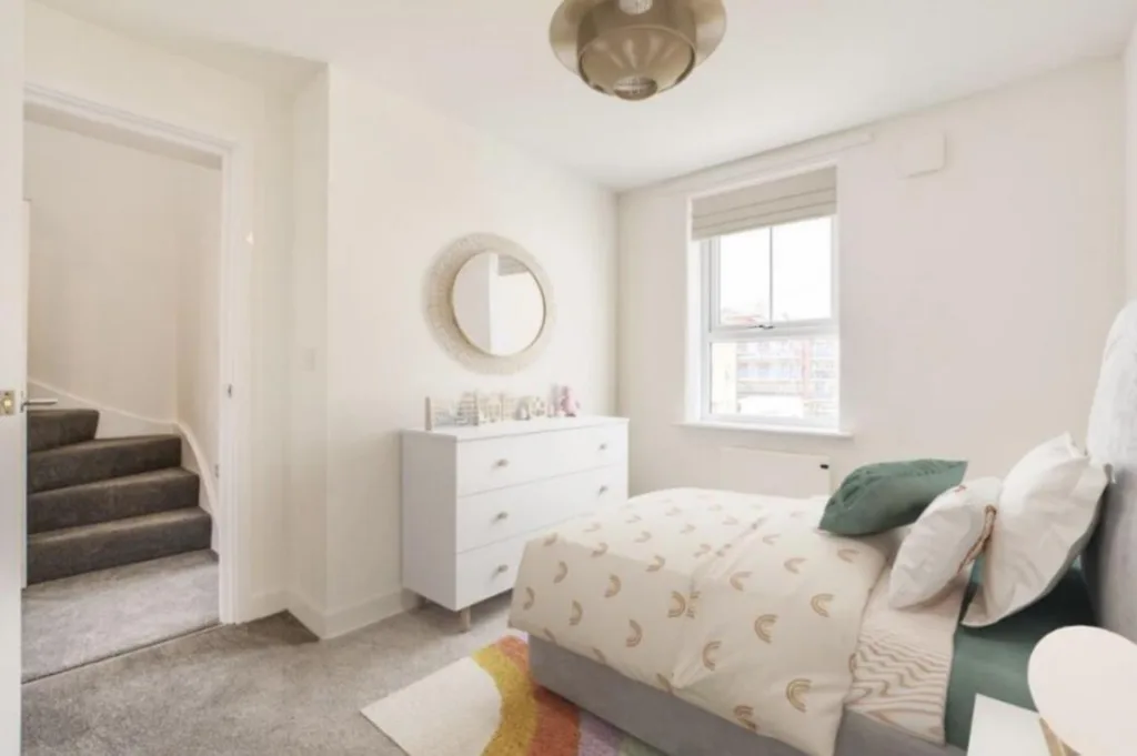 4 bedroom semi-detached house for rent