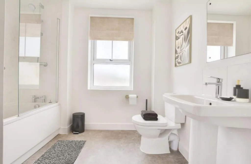 4 bedroom semi-detached house for rent
