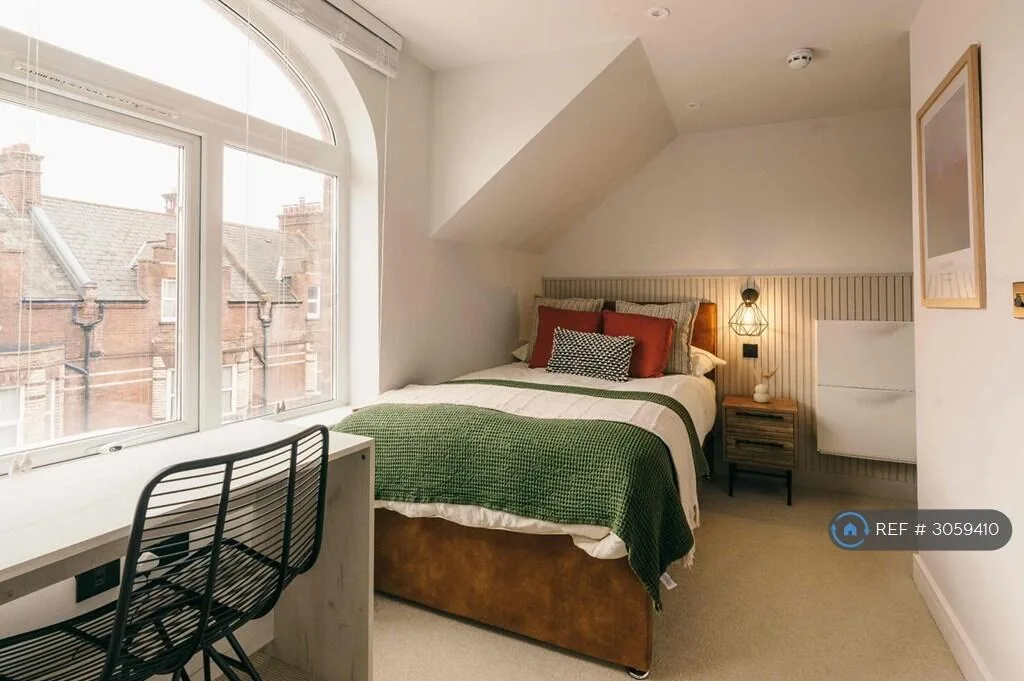 6 bedroom terraced house for rent