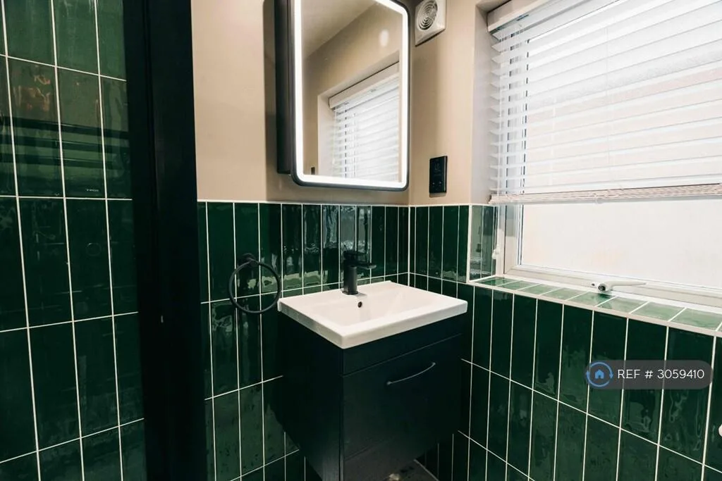 6 bedroom terraced house for rent
