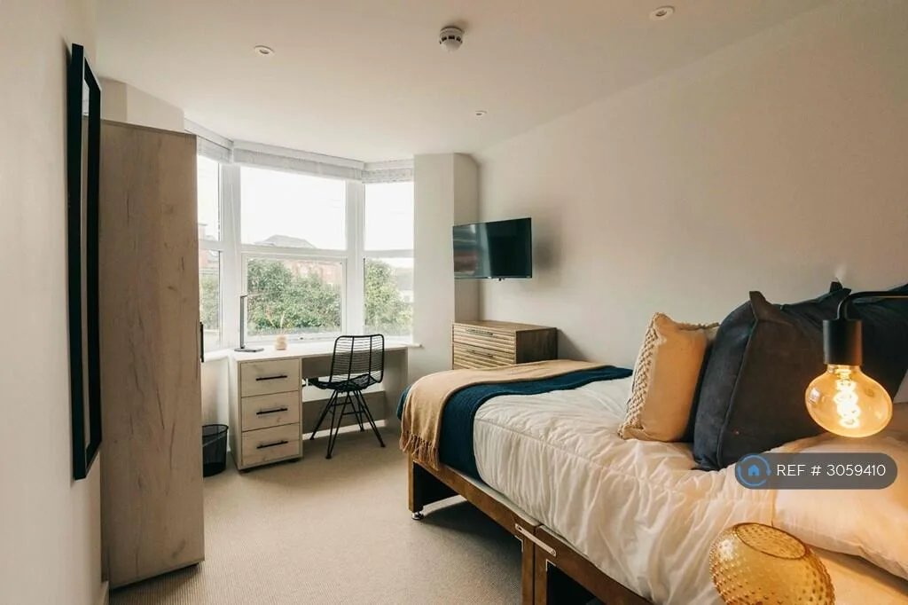 6 bedroom terraced house for rent