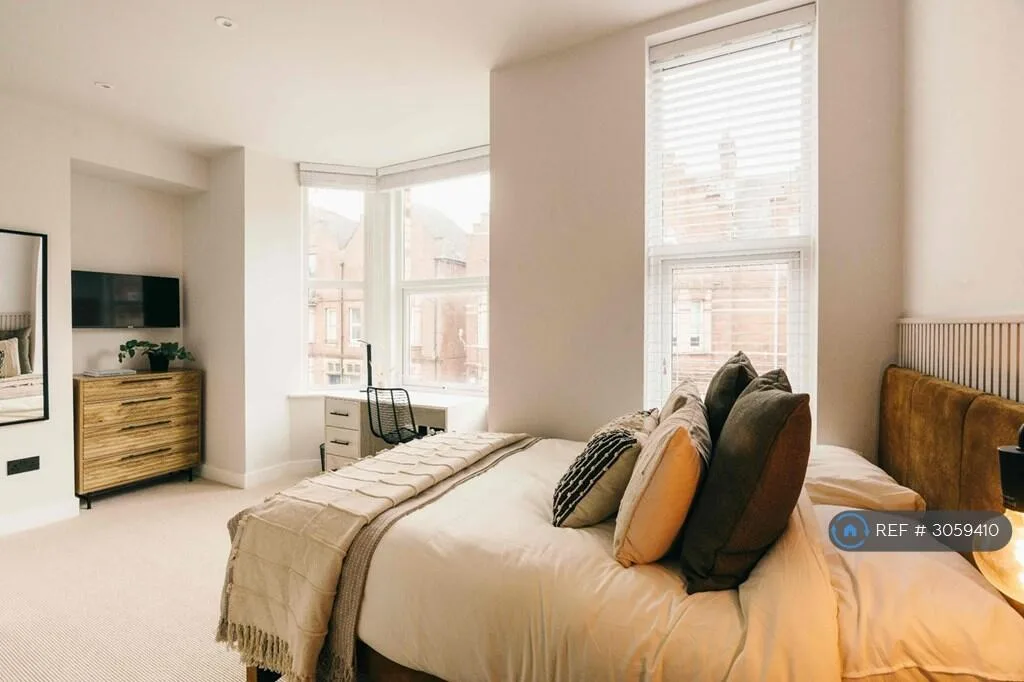 6 bedroom terraced house for rent