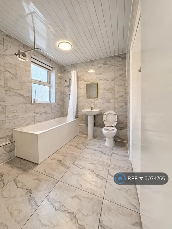 3 bedroom flat for rent