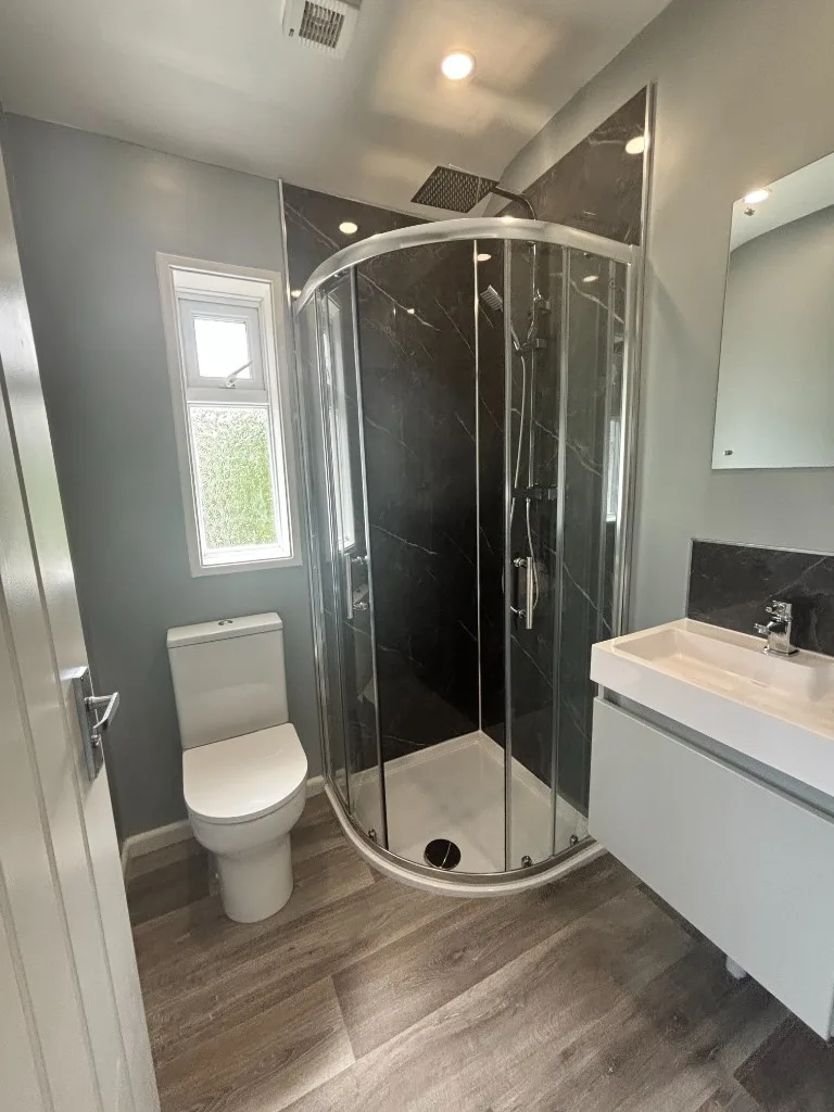 6 bedroom end of terrace house for rent