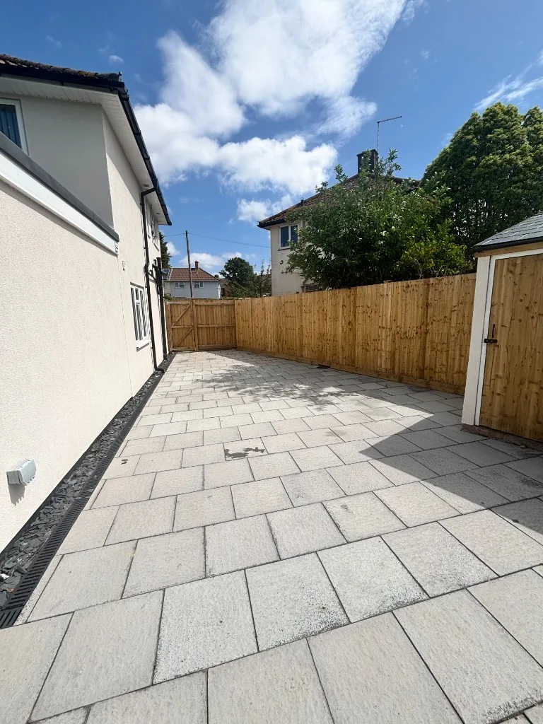 6 bedroom end of terrace house for rent