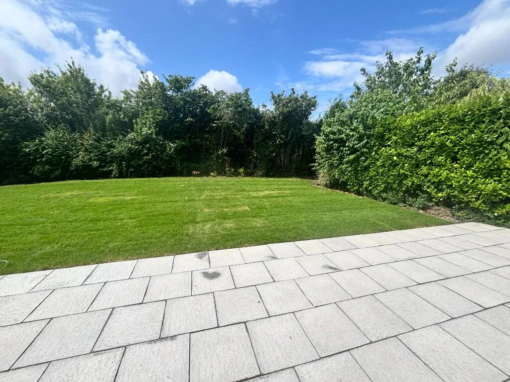 6 bedroom end of terrace house for rent