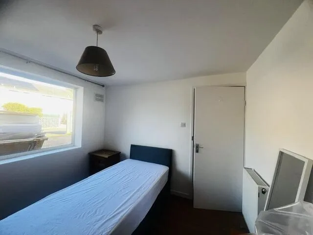 4 bedroom semi-detached house for rent
