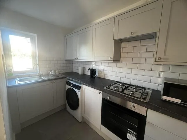 4 bedroom semi-detached house for rent