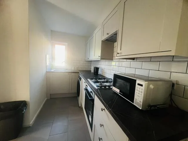 4 bedroom semi-detached house for rent