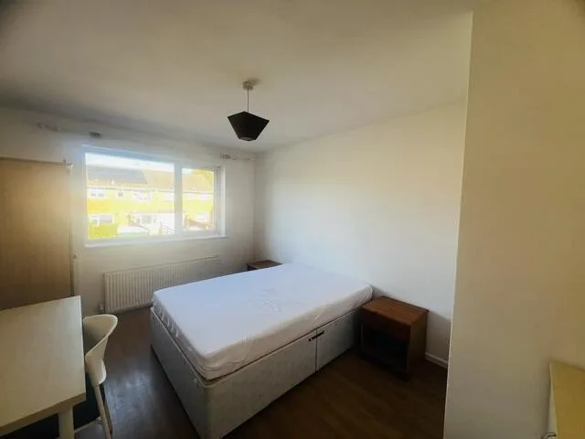 4 bedroom semi-detached house for rent