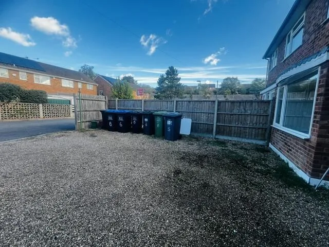 4 bedroom semi-detached house for rent