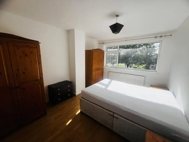 4 bedroom semi-detached house for rent