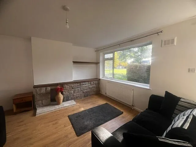 4 bedroom semi-detached house for rent