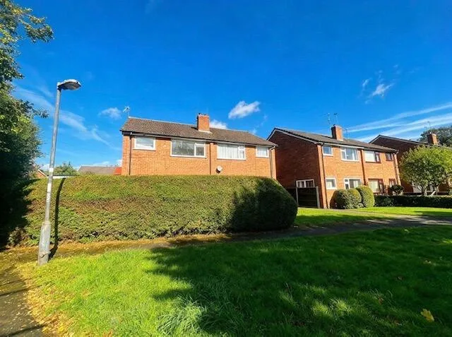 4 bedroom semi-detached house for rent