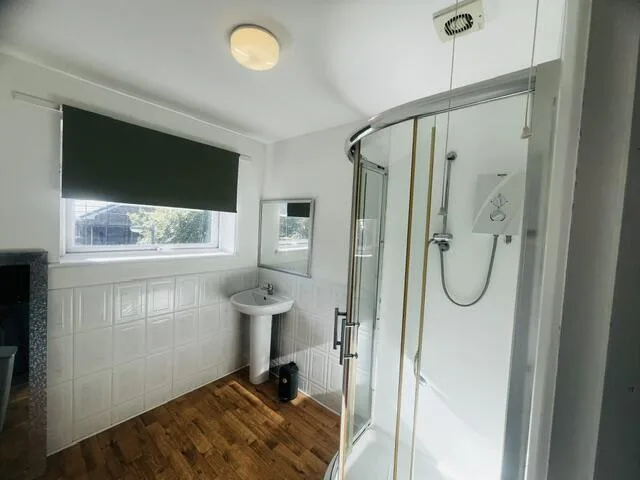 4 bedroom semi-detached house for rent