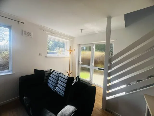 4 bedroom semi-detached house for rent