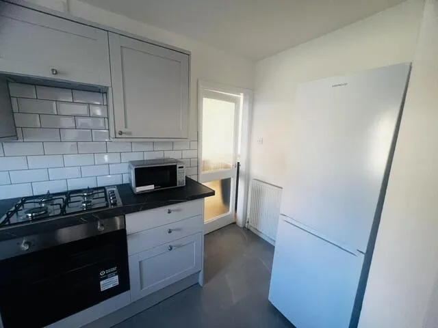 4 bedroom semi-detached house for rent