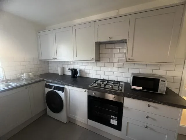 4 bedroom semi-detached house for rent