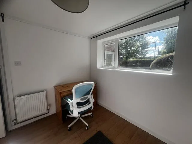 4 bedroom semi-detached house for rent