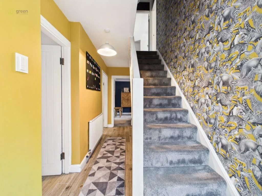4 bedroom end of terrace house for rent