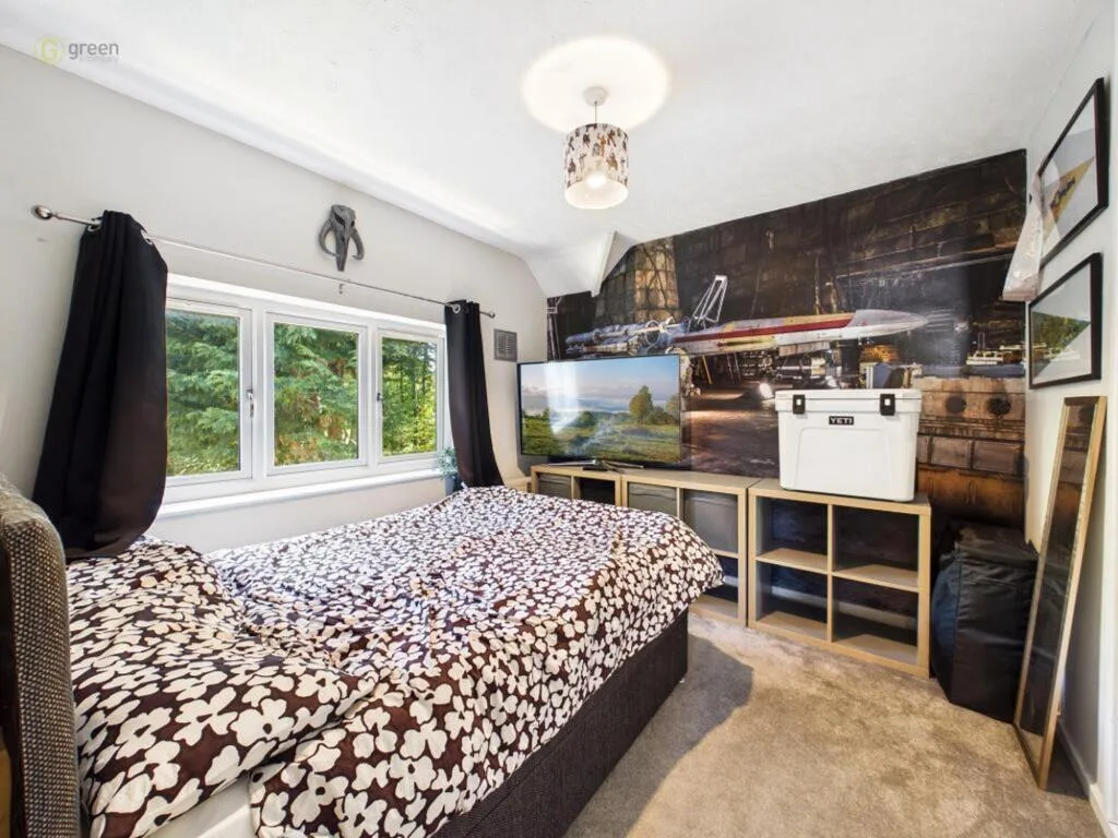 4 bedroom end of terrace house for rent