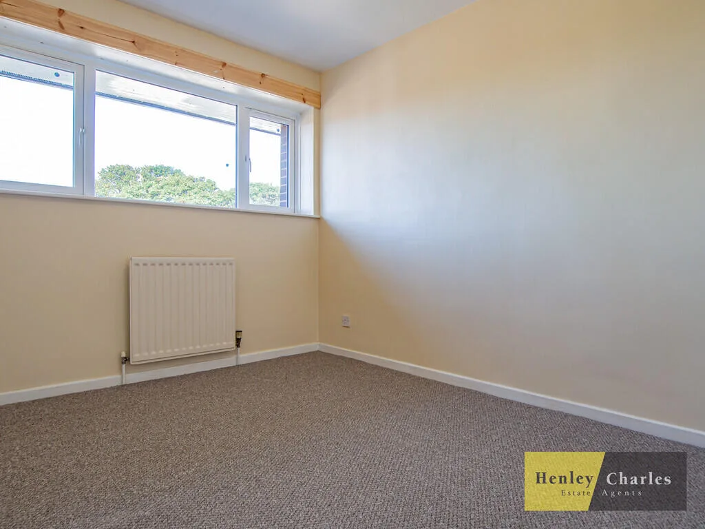 3 bedroom maisonette for rent