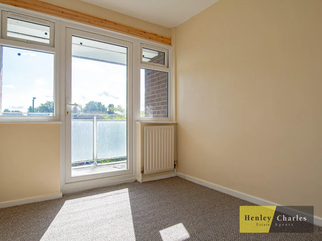 3 bedroom maisonette for rent
