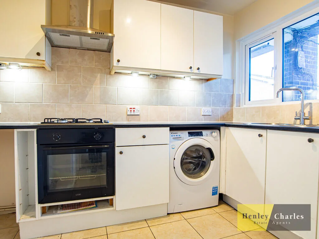 3 bedroom maisonette for rent