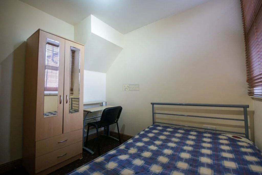 6 bedroom terraced house for rent